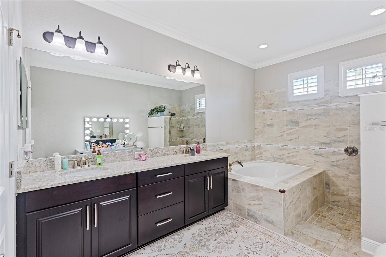 743 WELLINGTON CT — photo 36