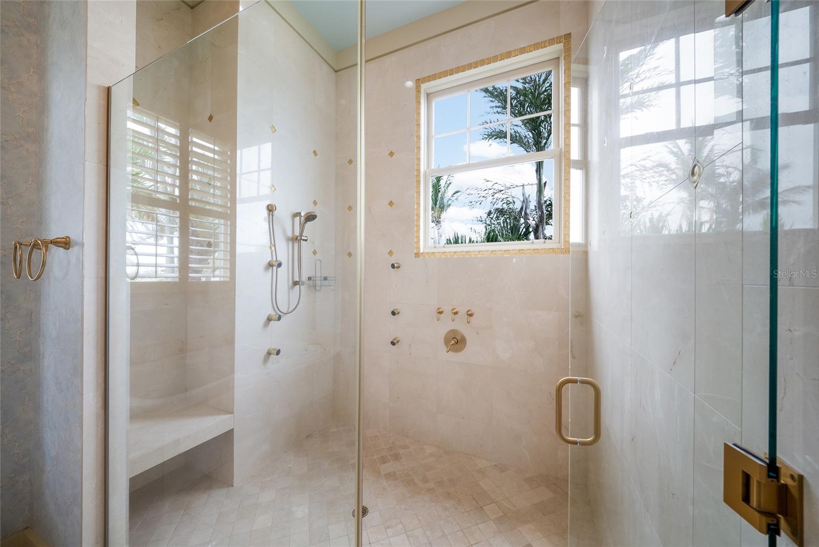 522 BAYVIEW DR — photo 33