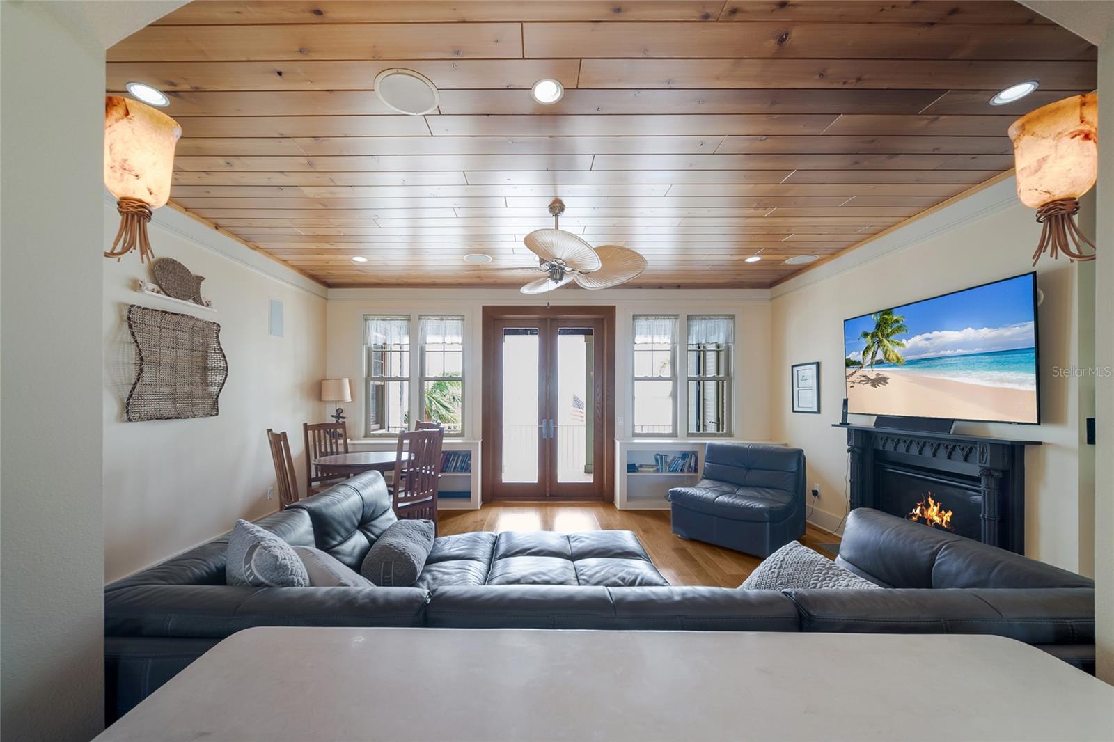 522 BAYVIEW DR — photo 43