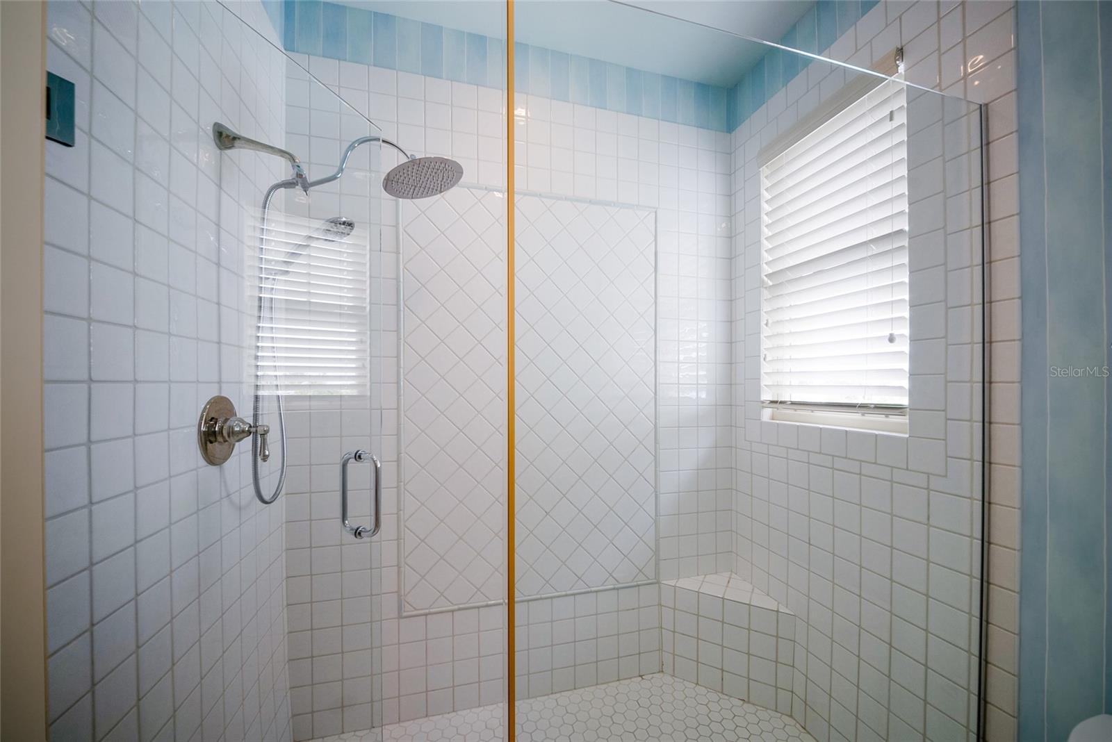 522 BAYVIEW DR — photo 53