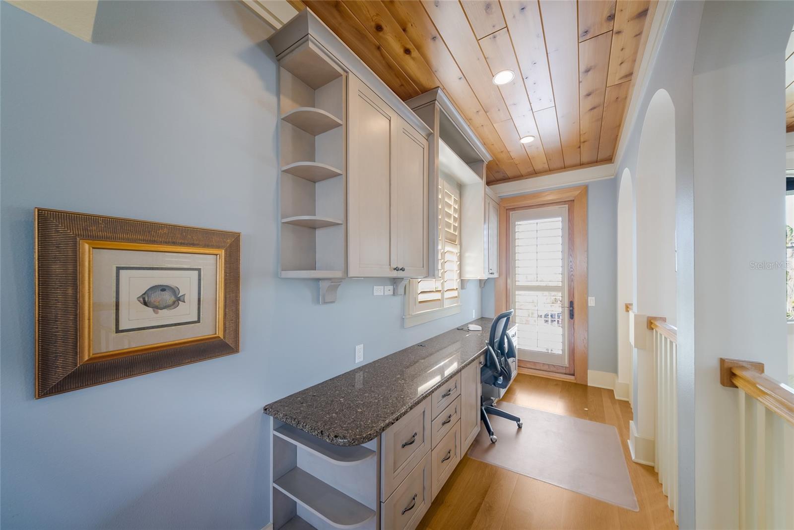 522 BAYVIEW DR — photo 40