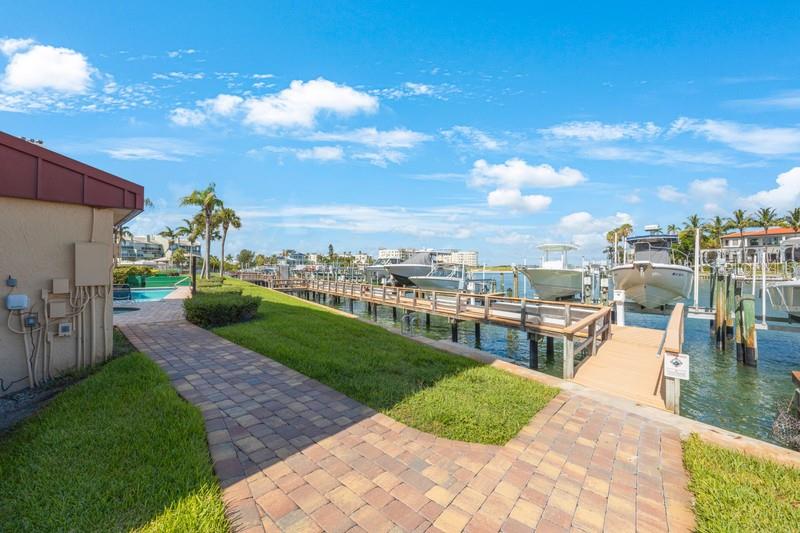 1060 PINELLAS BAYWAY S #103 — photo 37