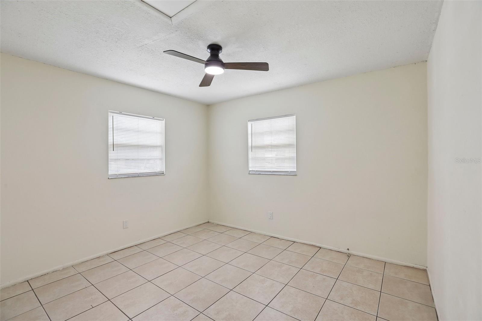 15134 VERONA AVE — photo 11