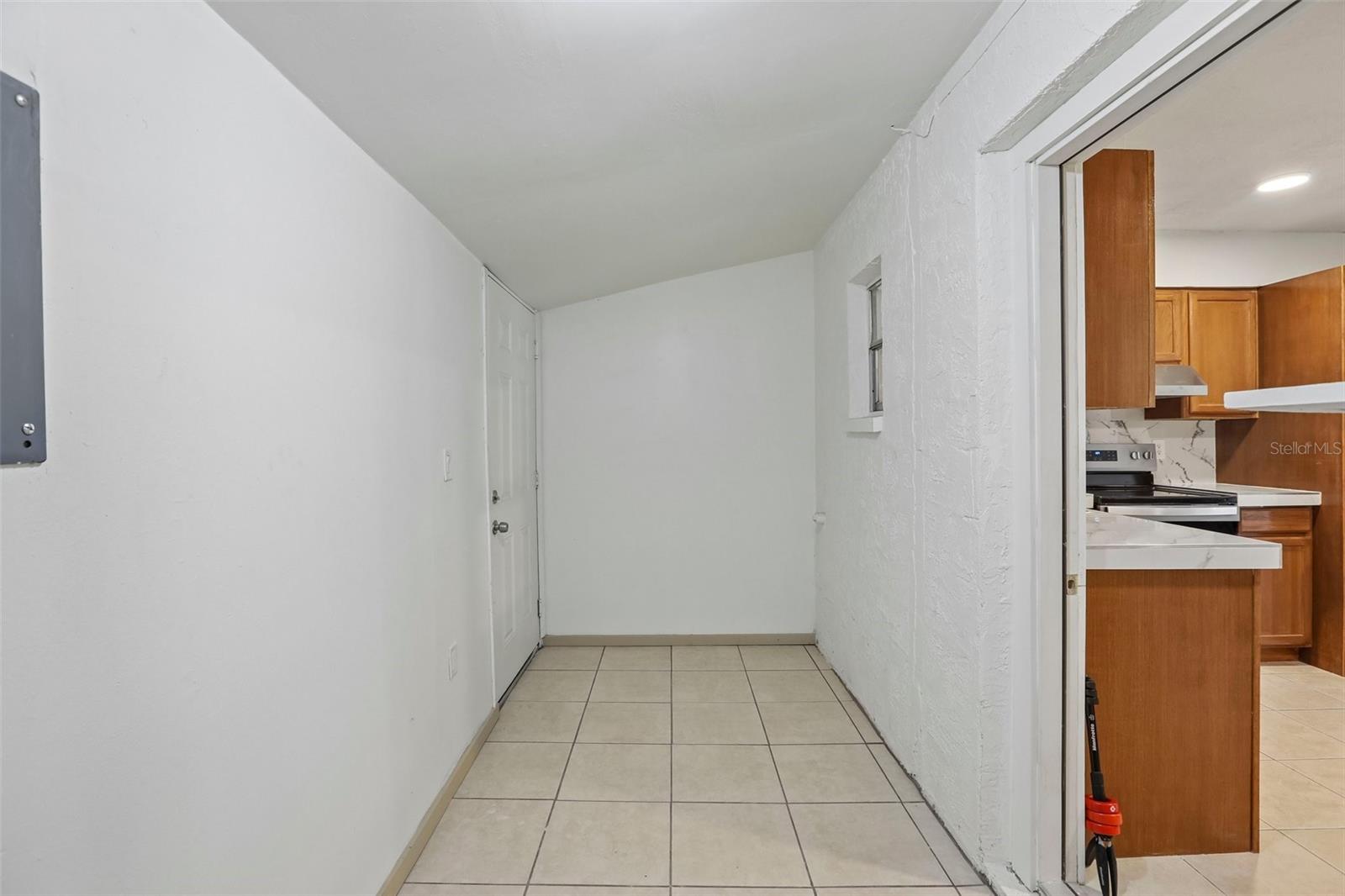 15134 VERONA AVE — photo 8