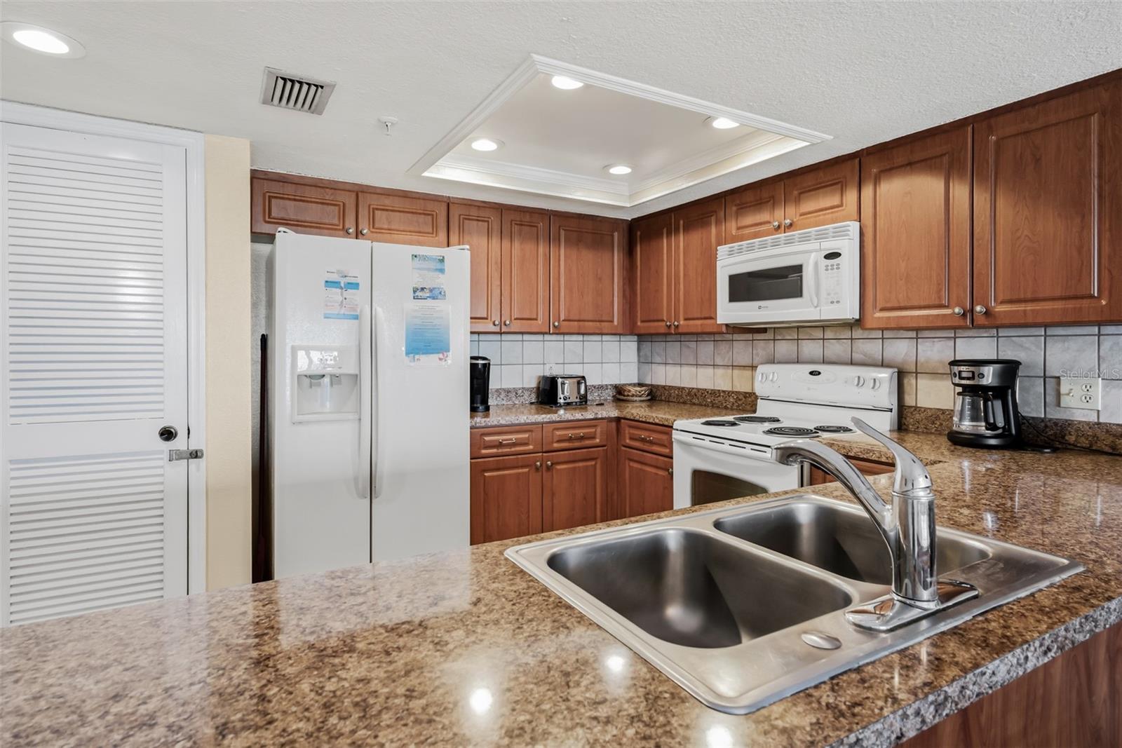 17200 GULF BLVD #202 — photo 18
