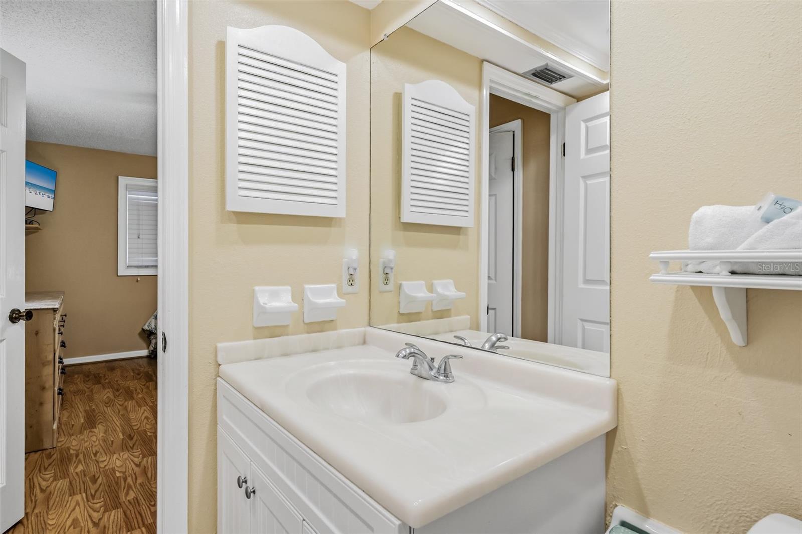 17200 GULF BLVD #202 — photo 23
