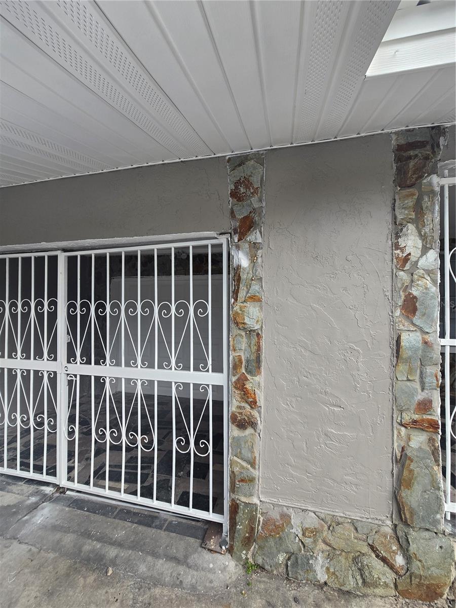 3905 E OSBORNE AVE — photo 2