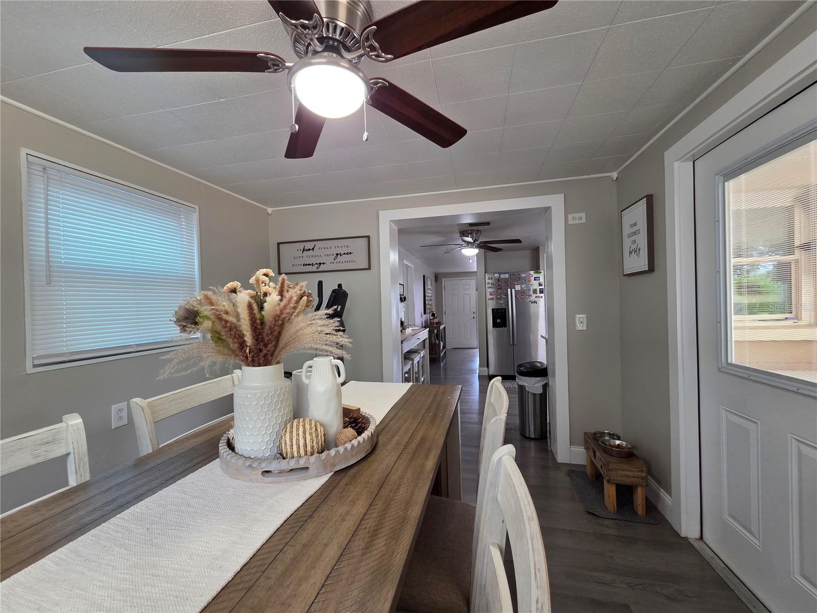 4834 GASLIGHT AVE — photo 11