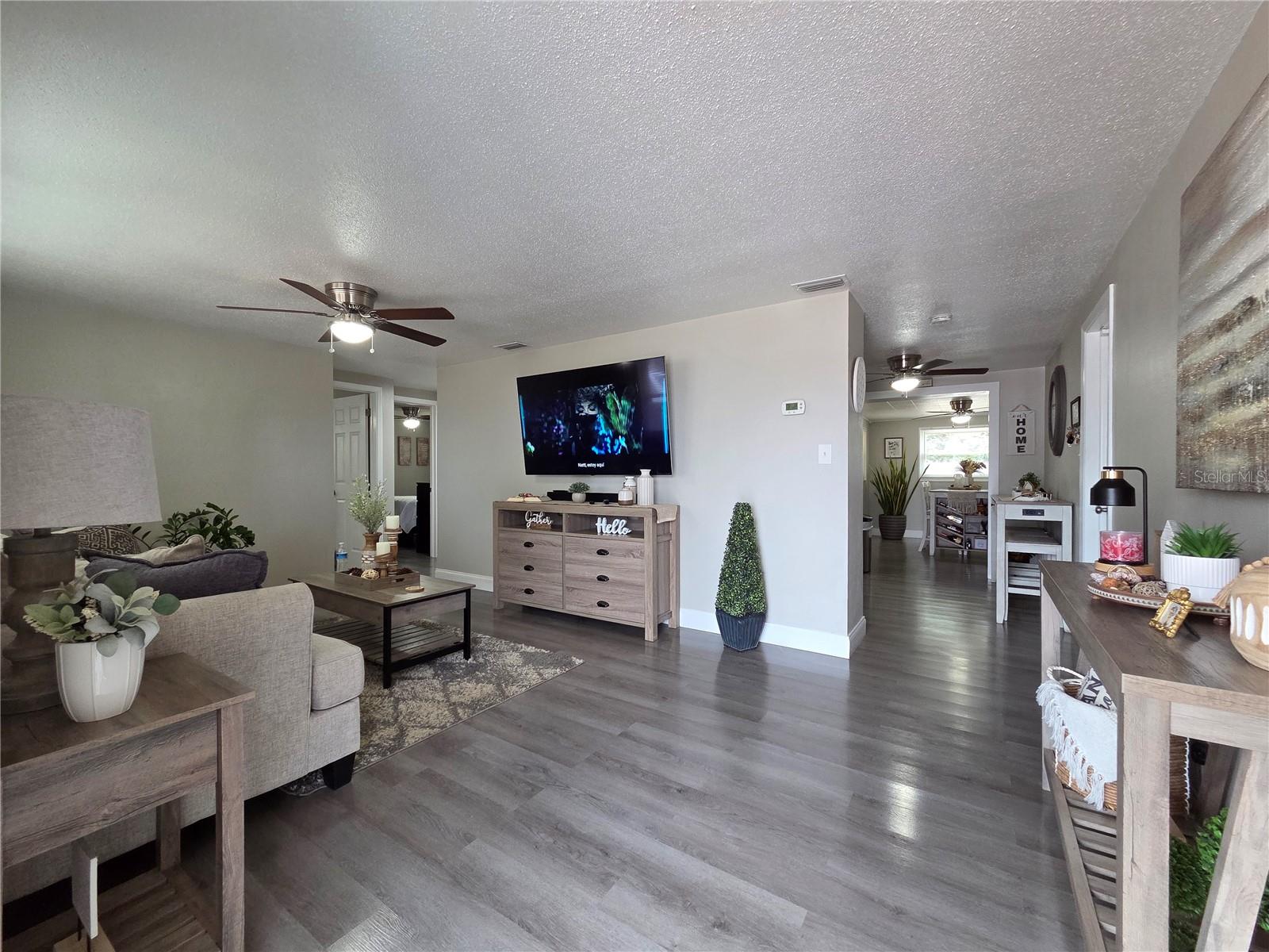 4834 GASLIGHT AVE — photo 2
