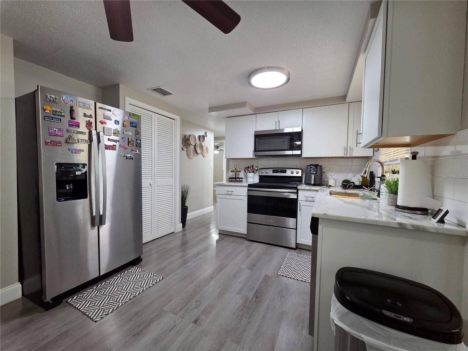 4834 GASLIGHT AVE — photo 7