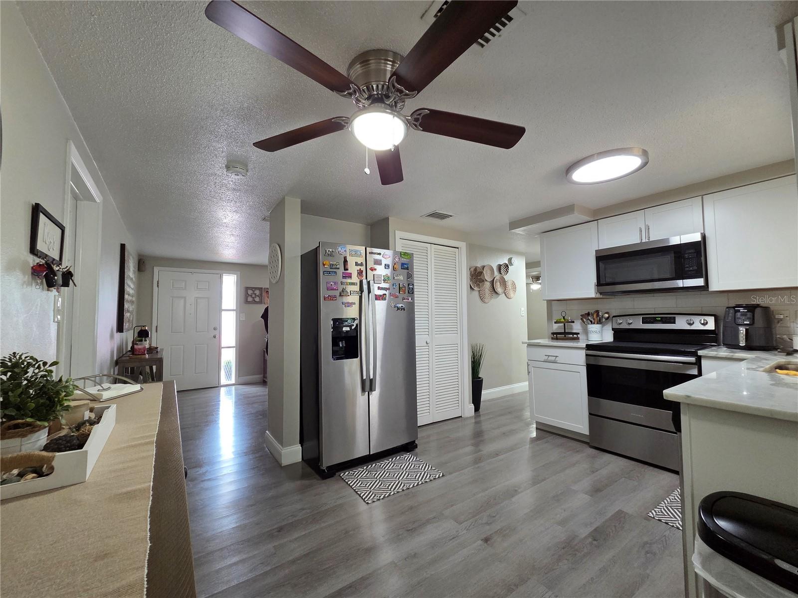4834 GASLIGHT AVE — photo 6