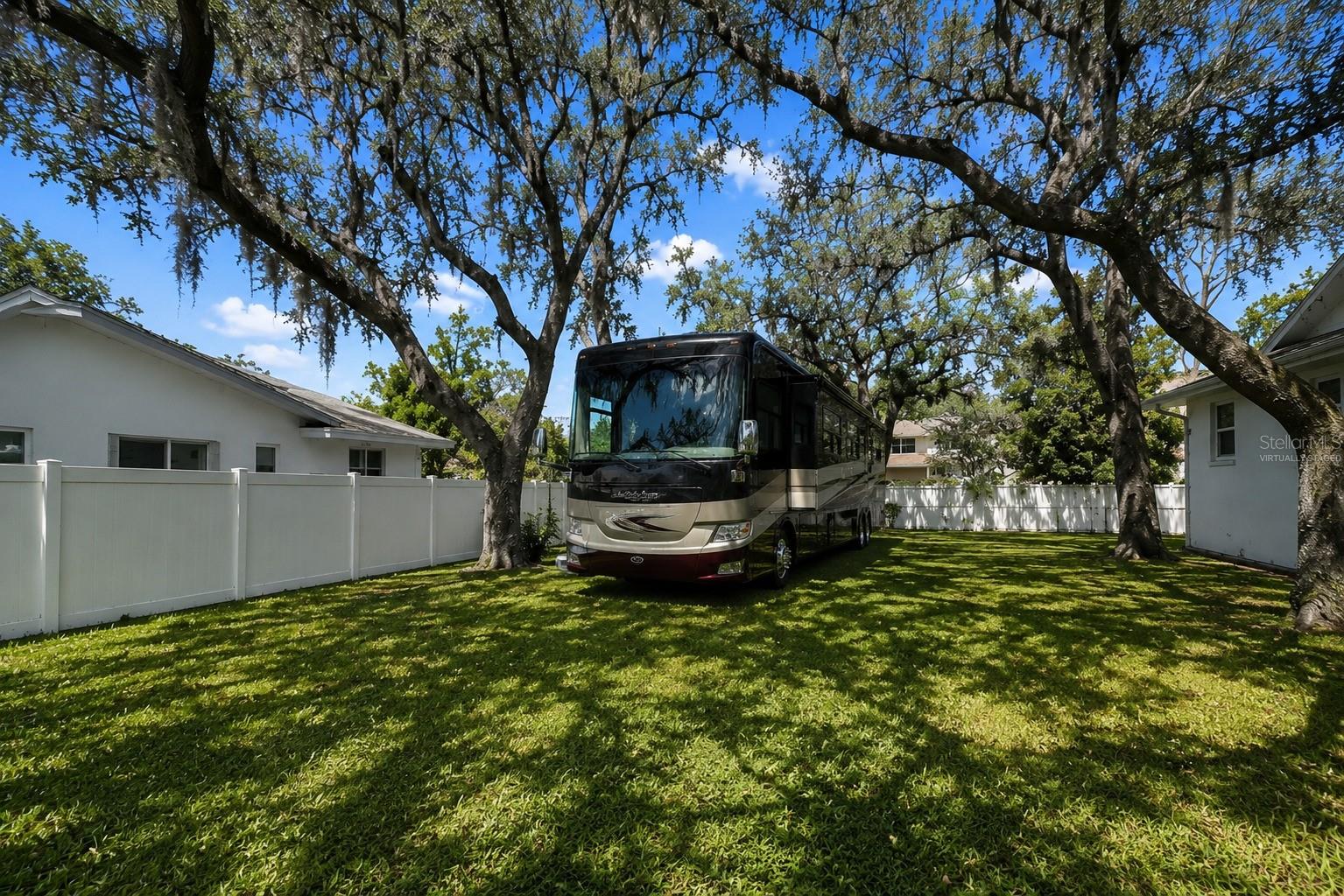 1350 FAIRWAY DR — photo 53