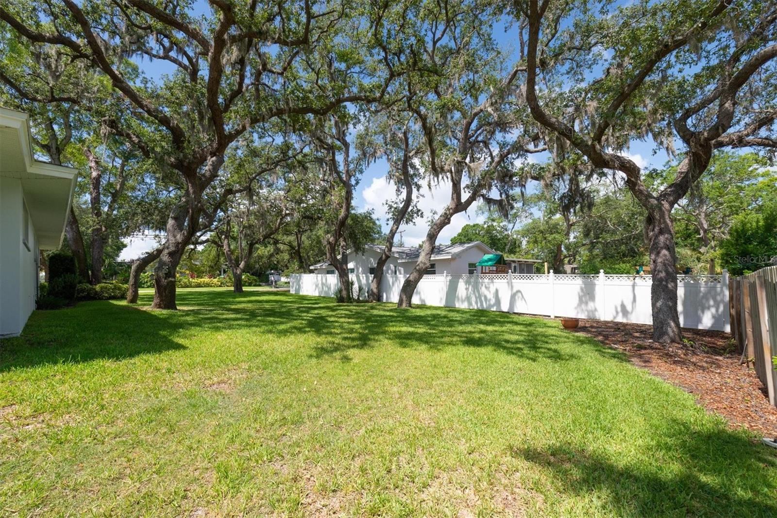 1350 FAIRWAY DR — photo 52
