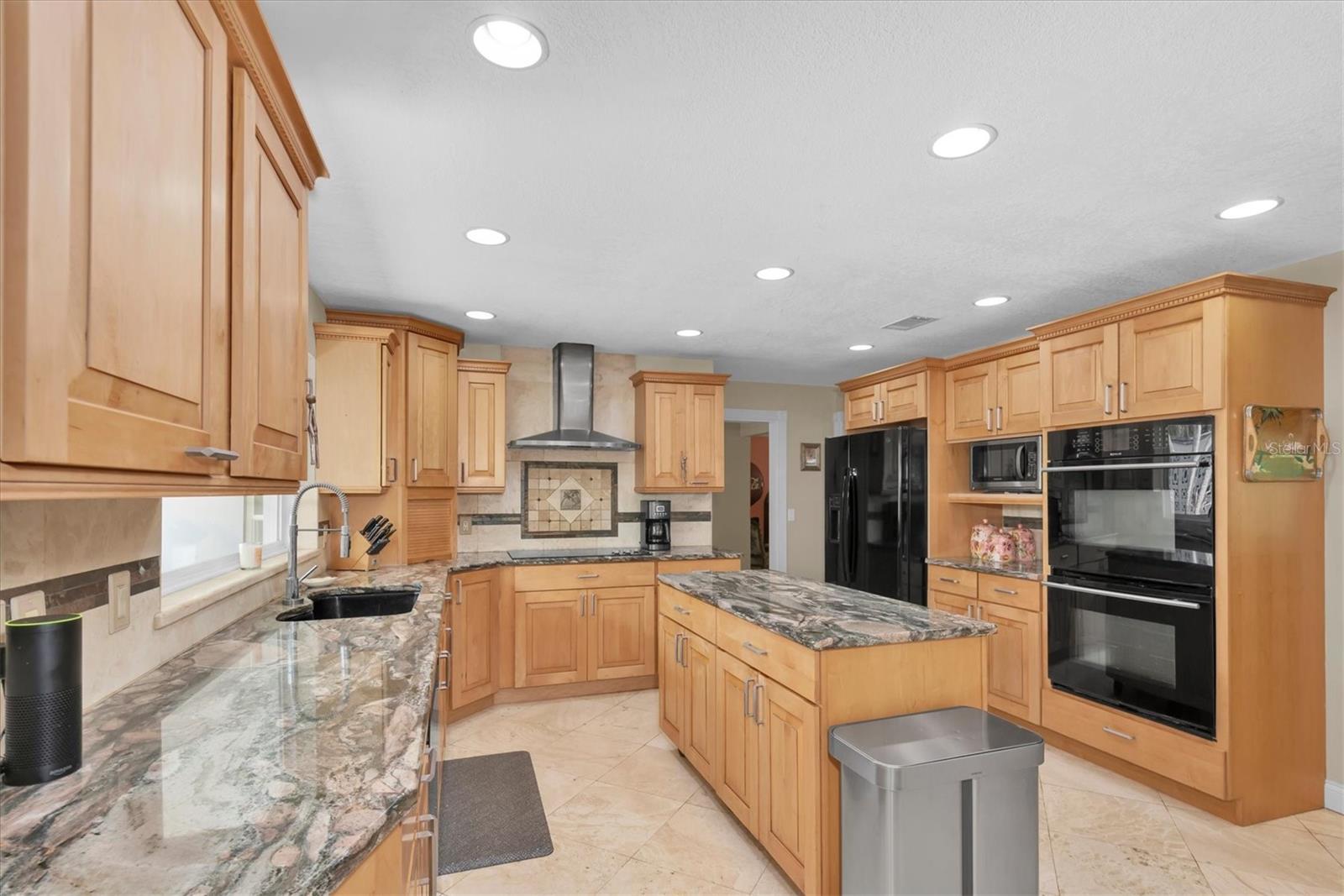 1350 FAIRWAY DR — photo 3