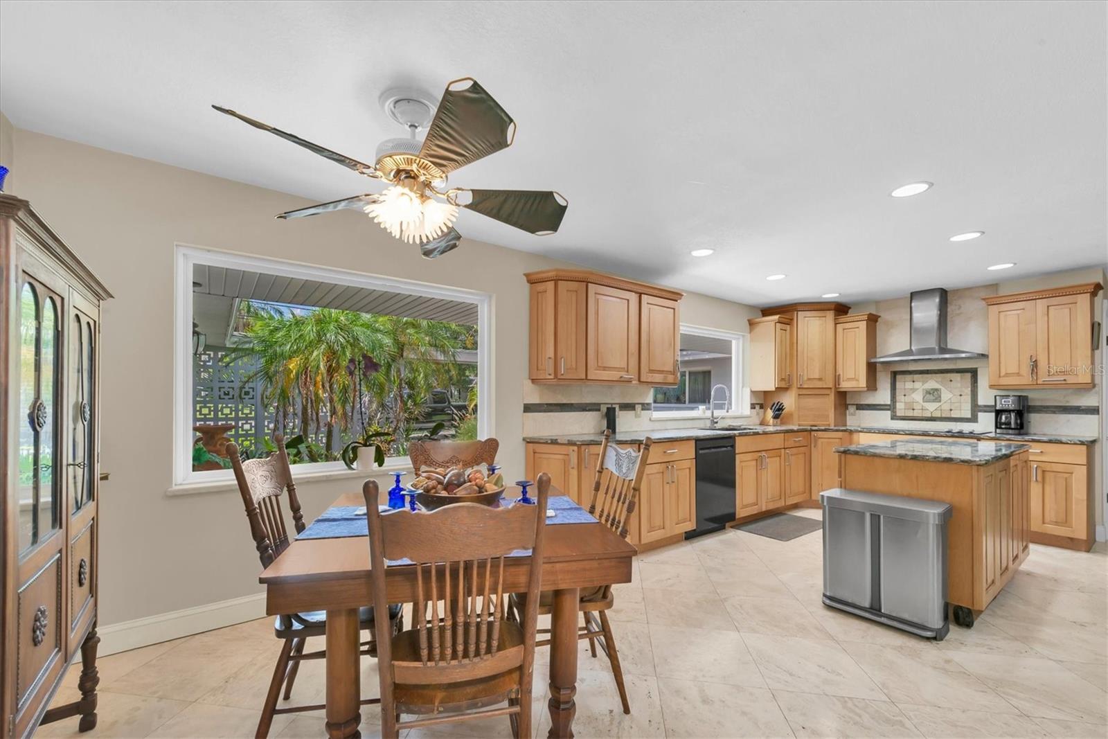 1350 FAIRWAY DR — photo 9