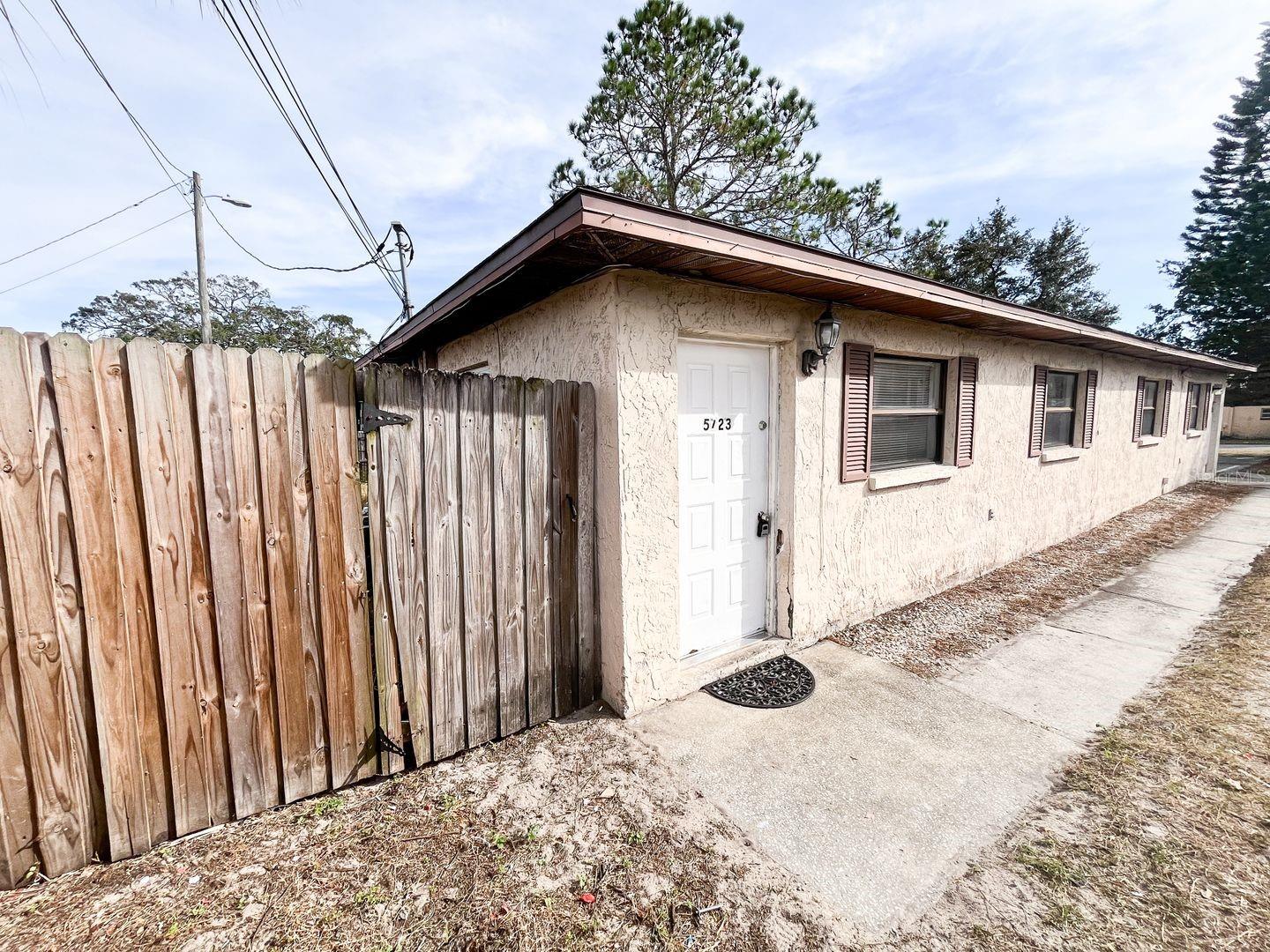 5723 SILVER SPUR DR — photo 4