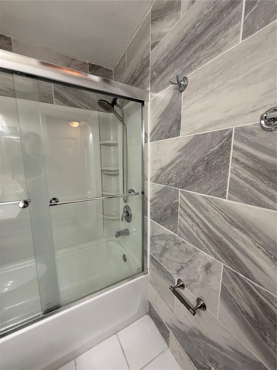 7441 CARMEL AVE — photo 3
