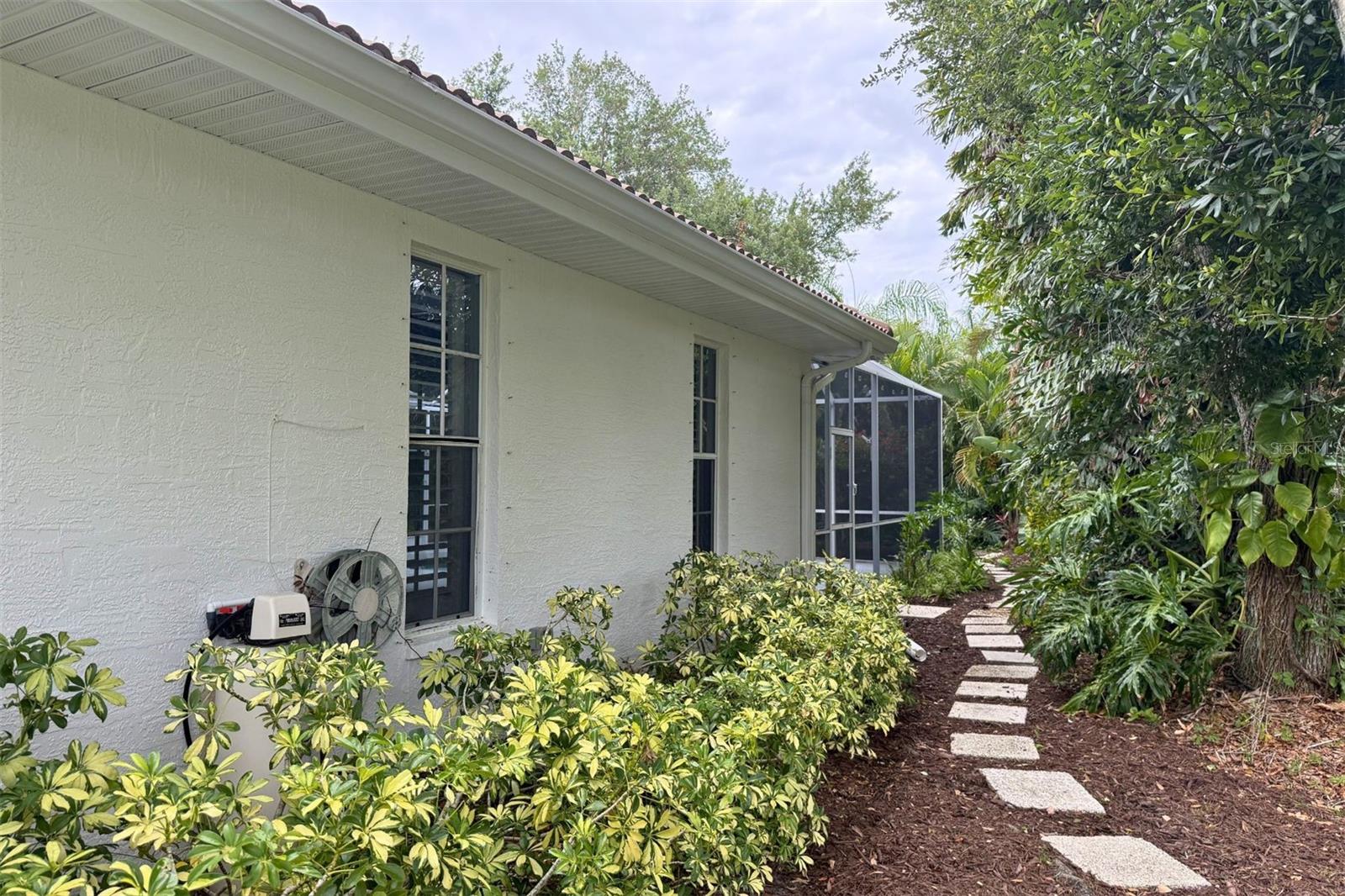 4824 HANGING MOSS LN — photo 32