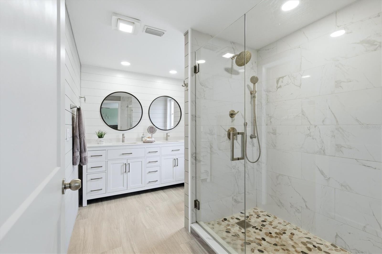 24 OAKWOOD DR N #24 — photo 23