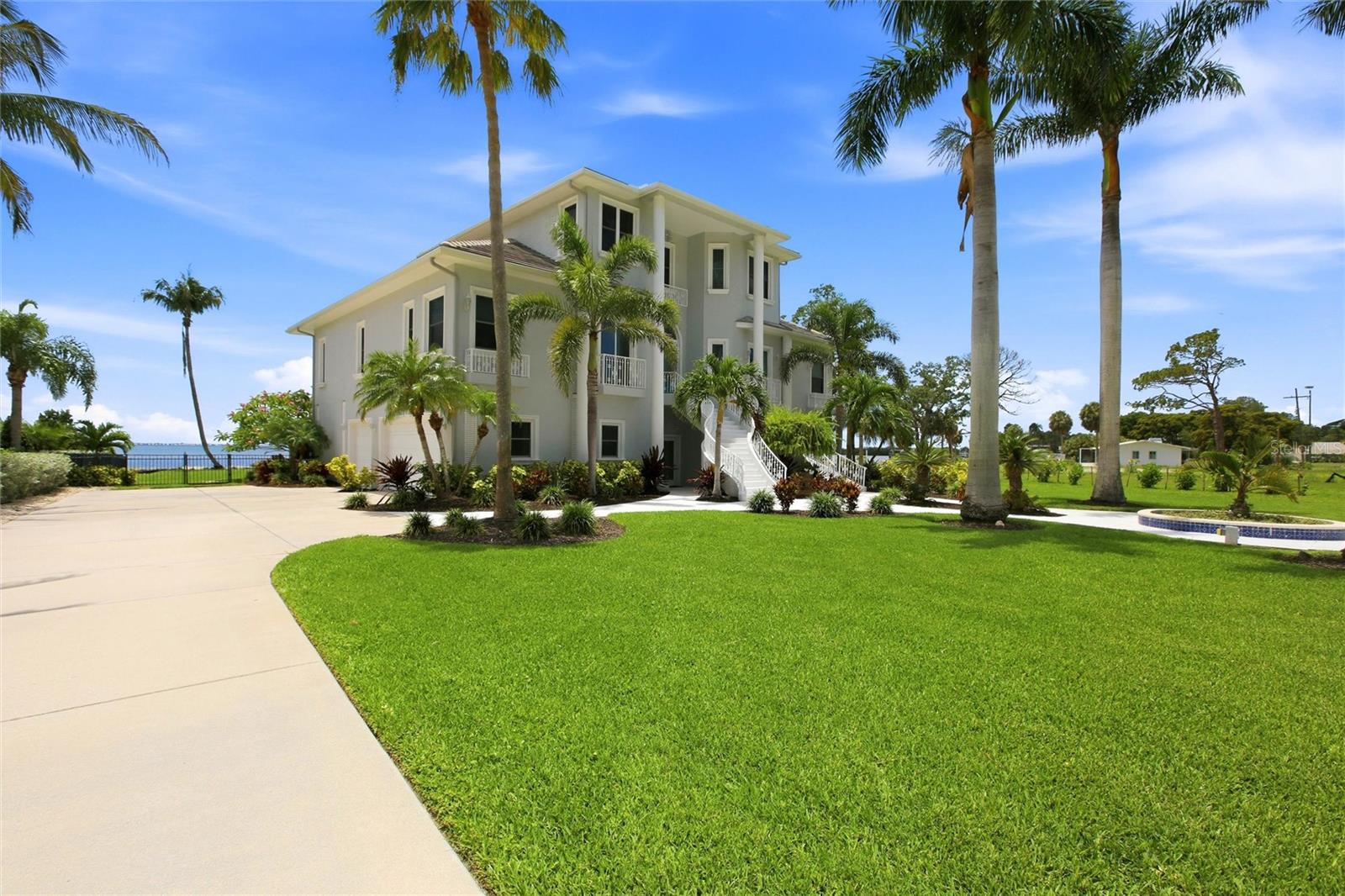 7524 WESTMORELAND DR — photo 10