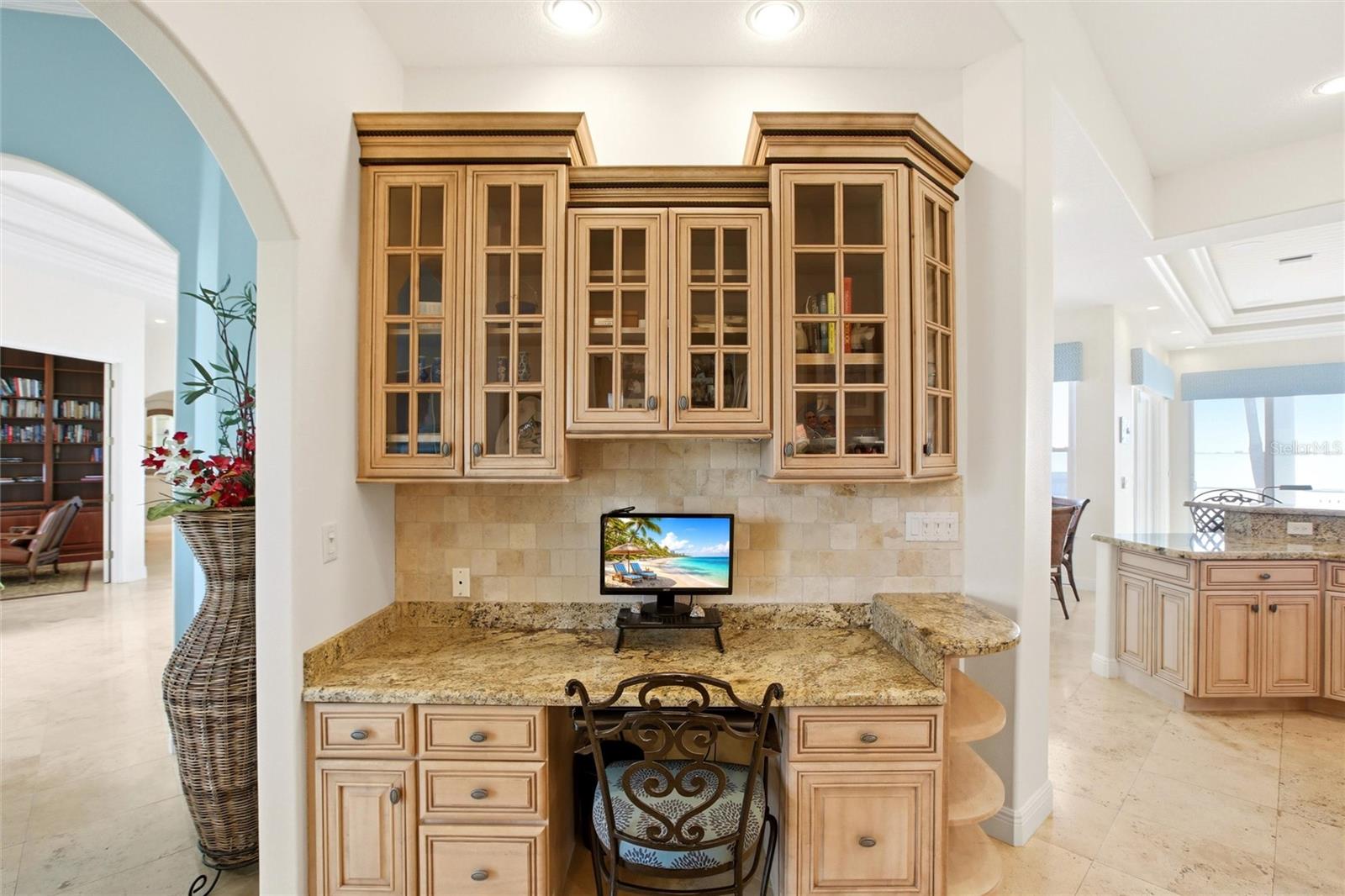 7524 WESTMORELAND DR — photo 25