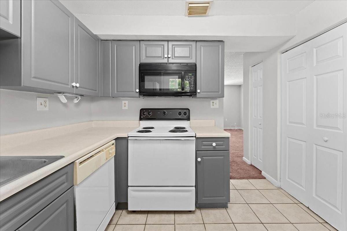 12407 OAK CEDAR PL #202 — photo 9