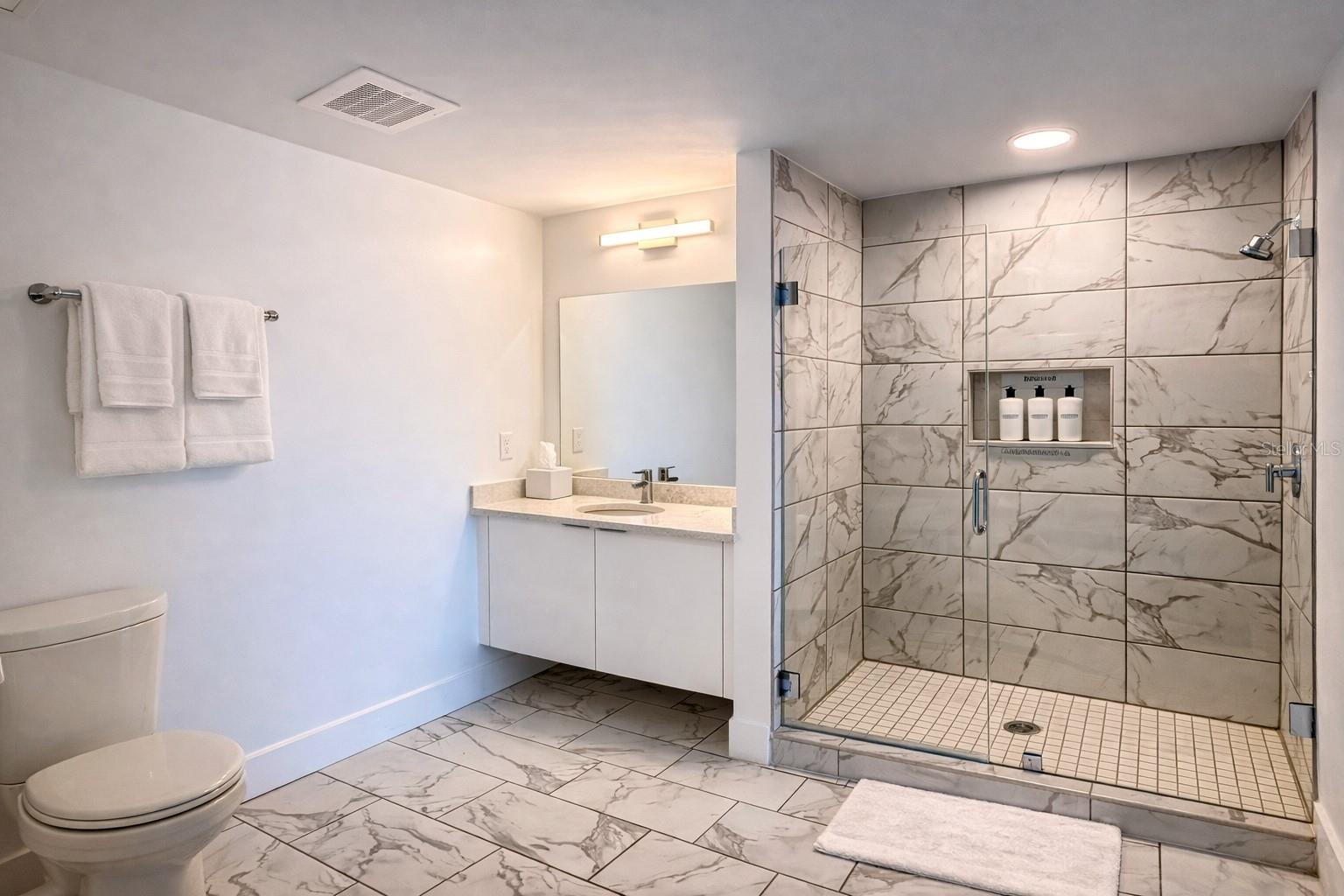 411 E SHORE DR #601 — photo 6