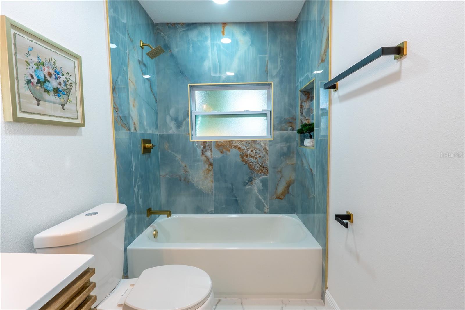 8408 N SEMINOLE AVE — photo 32
