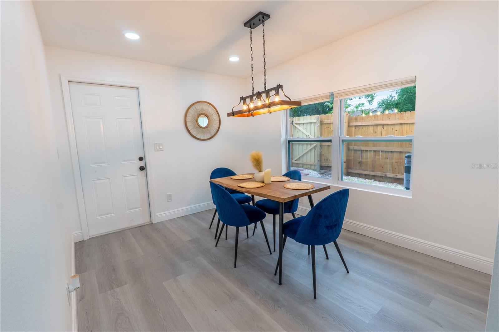 8408 N SEMINOLE AVE — photo 11