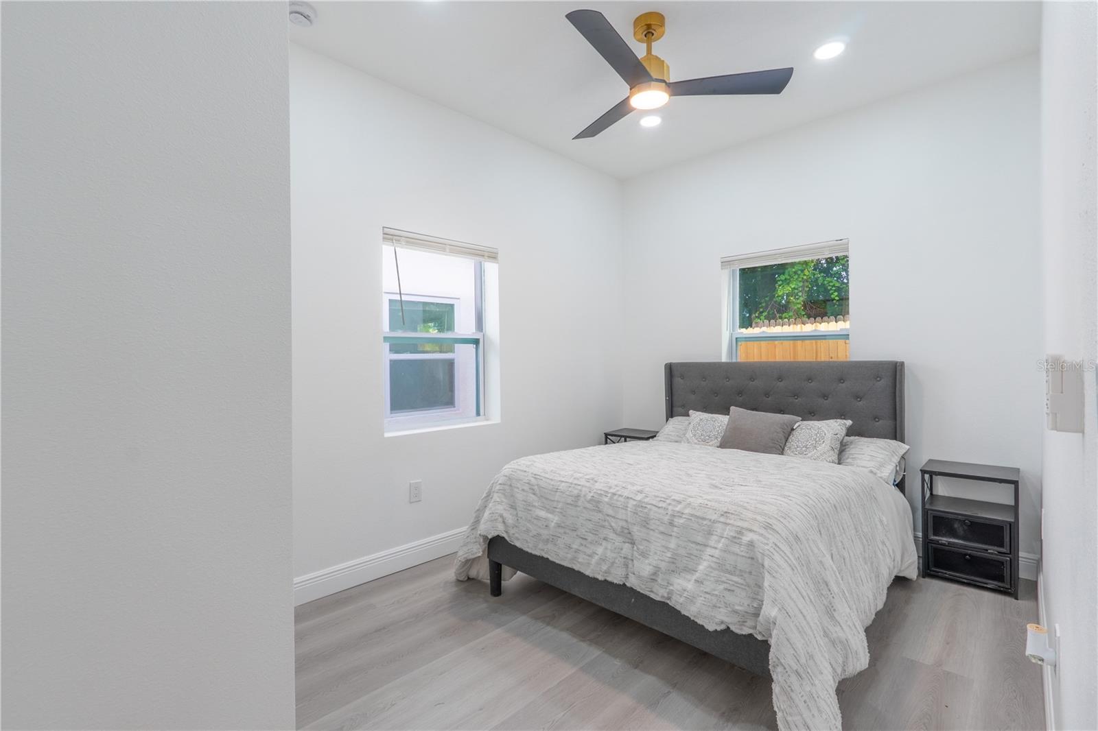 8408 N SEMINOLE AVE — photo 13