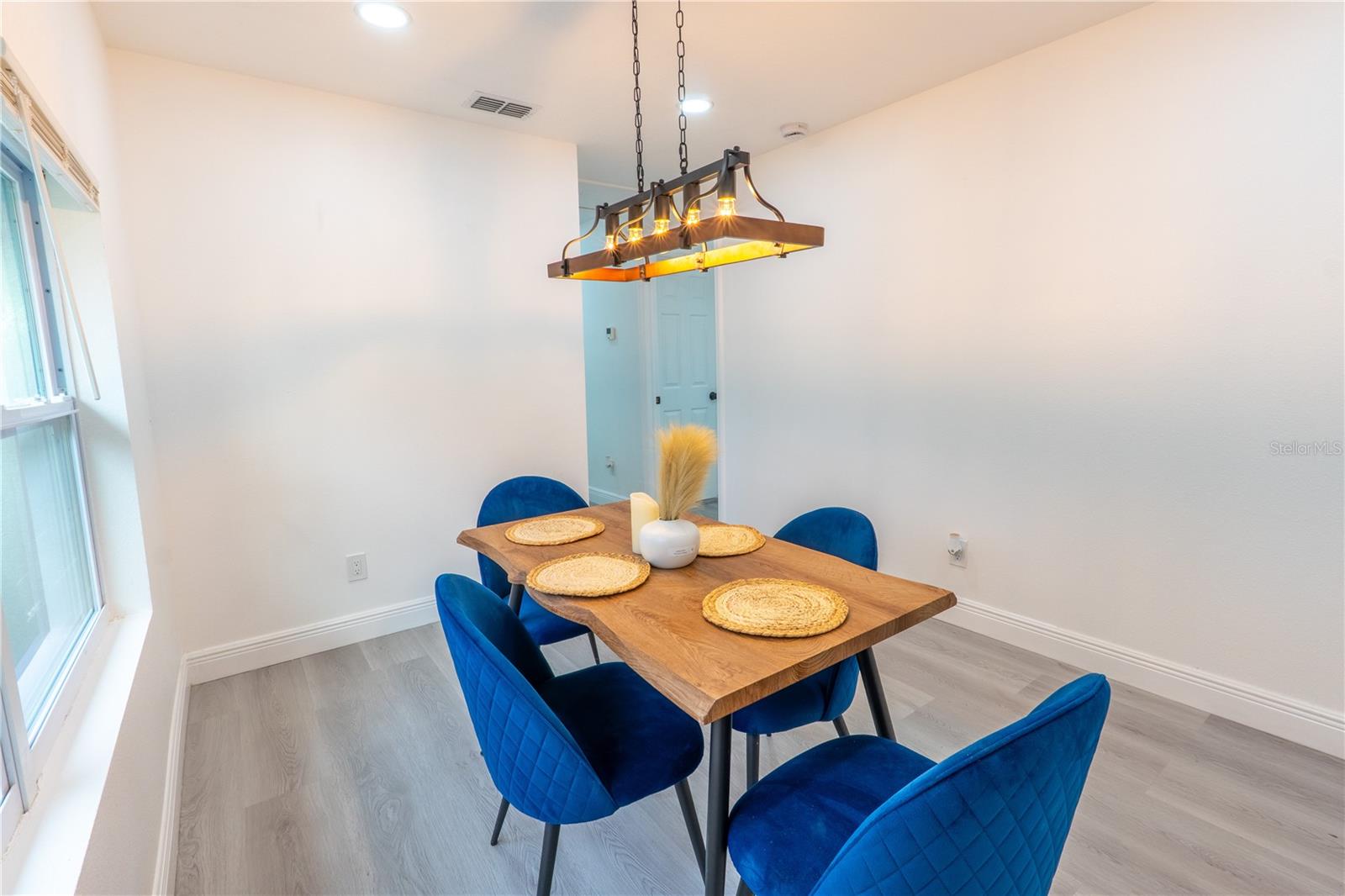 8408 N SEMINOLE AVE — photo 10
