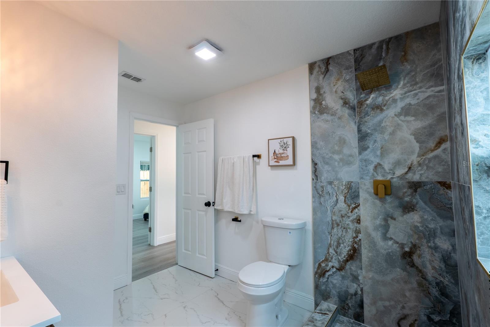 8408 N SEMINOLE AVE — photo 19