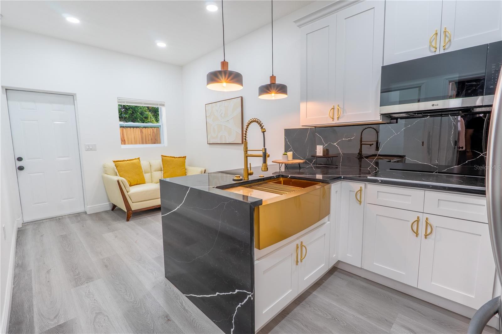 8408 N SEMINOLE AVE — photo 30