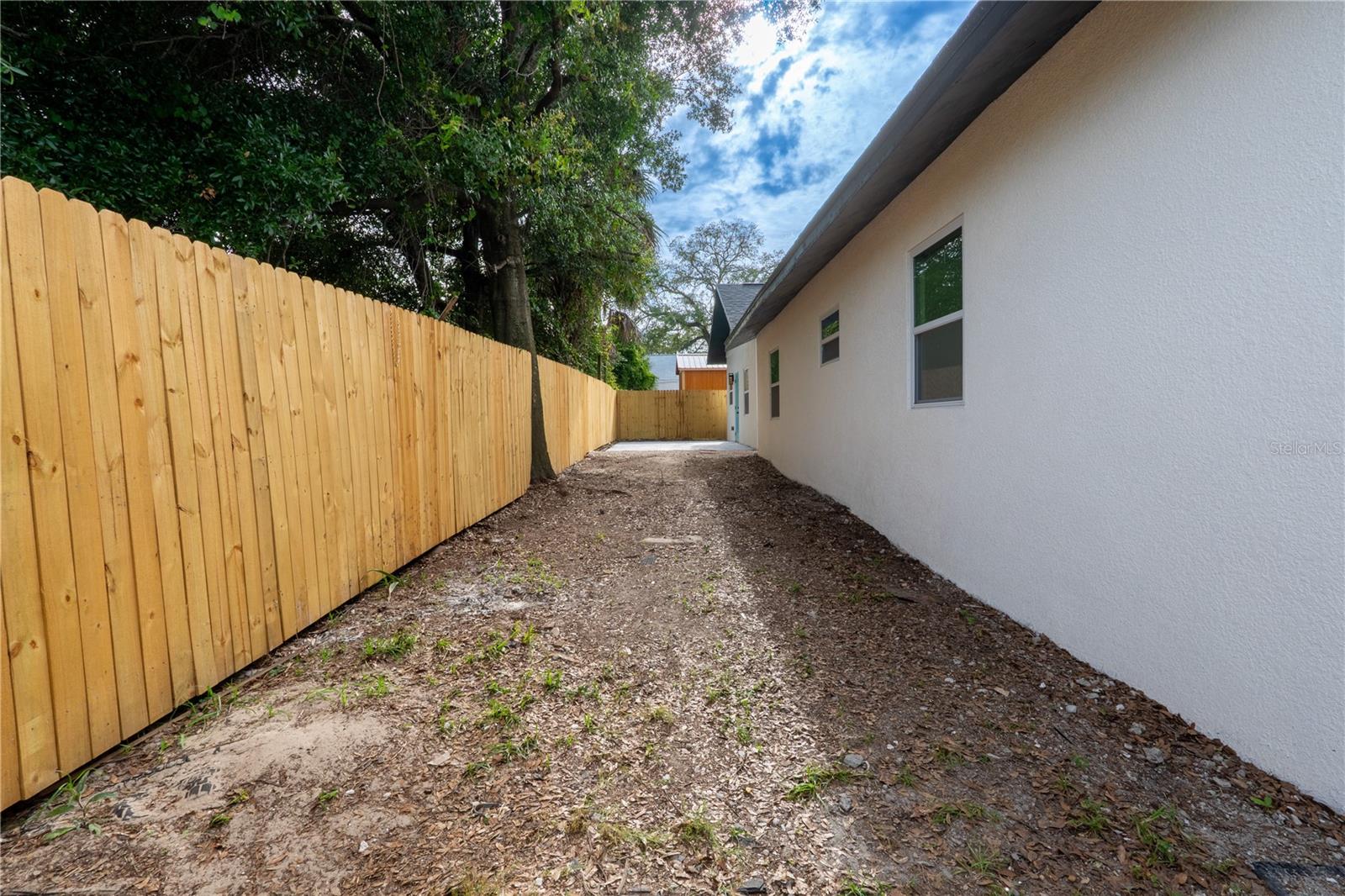 8408 N SEMINOLE AVE — photo 40