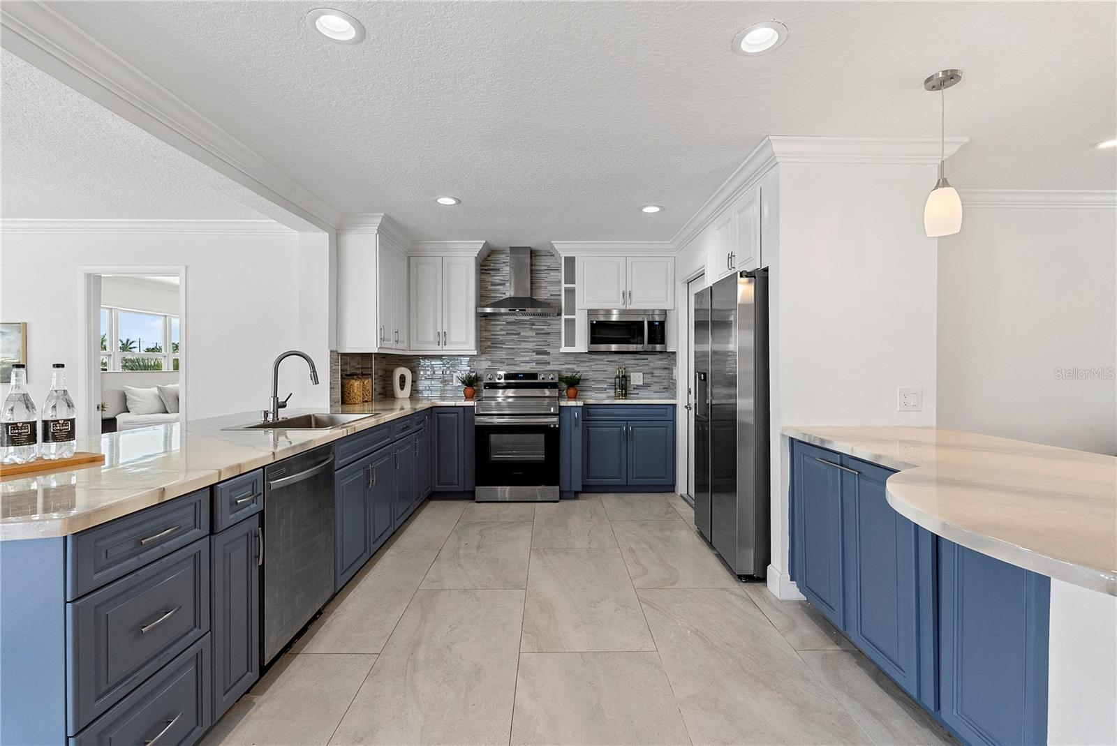 805 LEISEY CIR — photo 11
