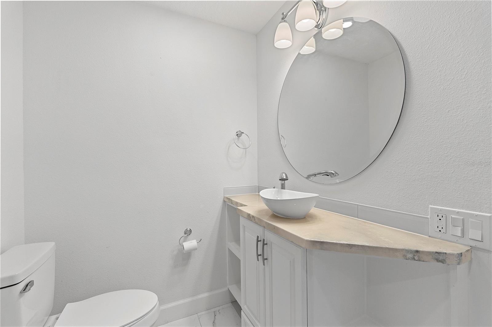 805 LEISEY CIR — photo 28