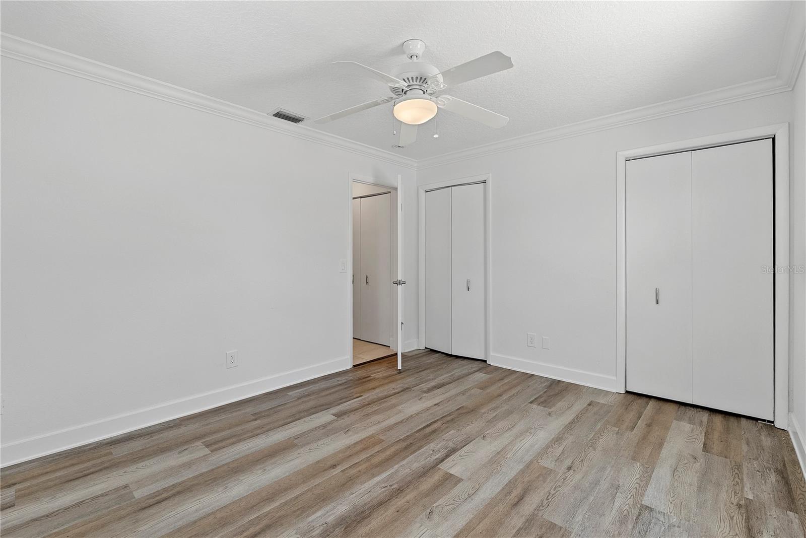 805 LEISEY CIR — photo 26