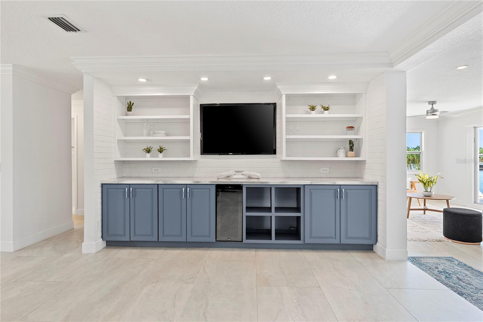 805 LEISEY CIR — photo 9
