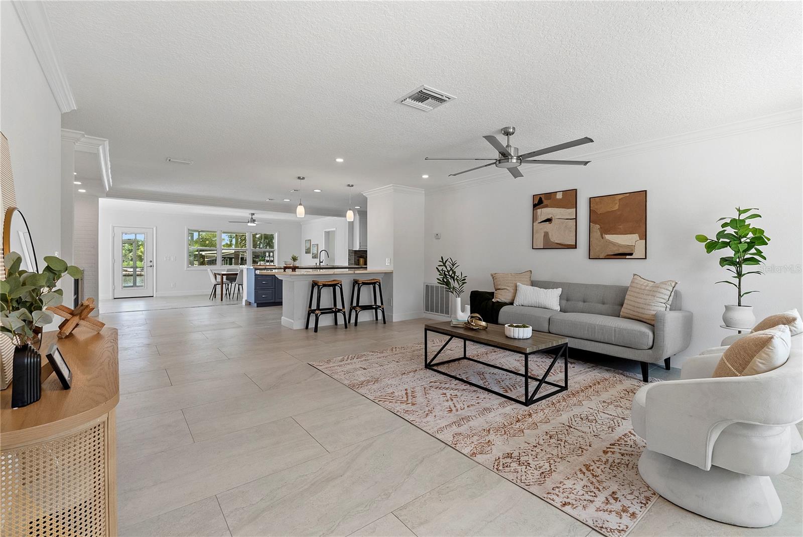 805 LEISEY CIR — photo 6