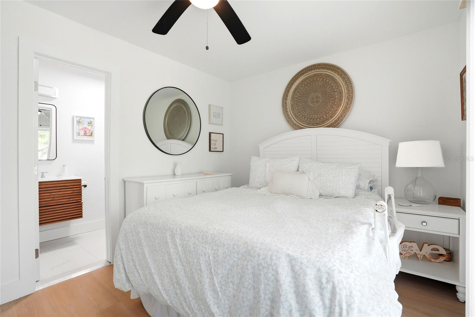 4027 HUNTINGTON ST NE — photo 14