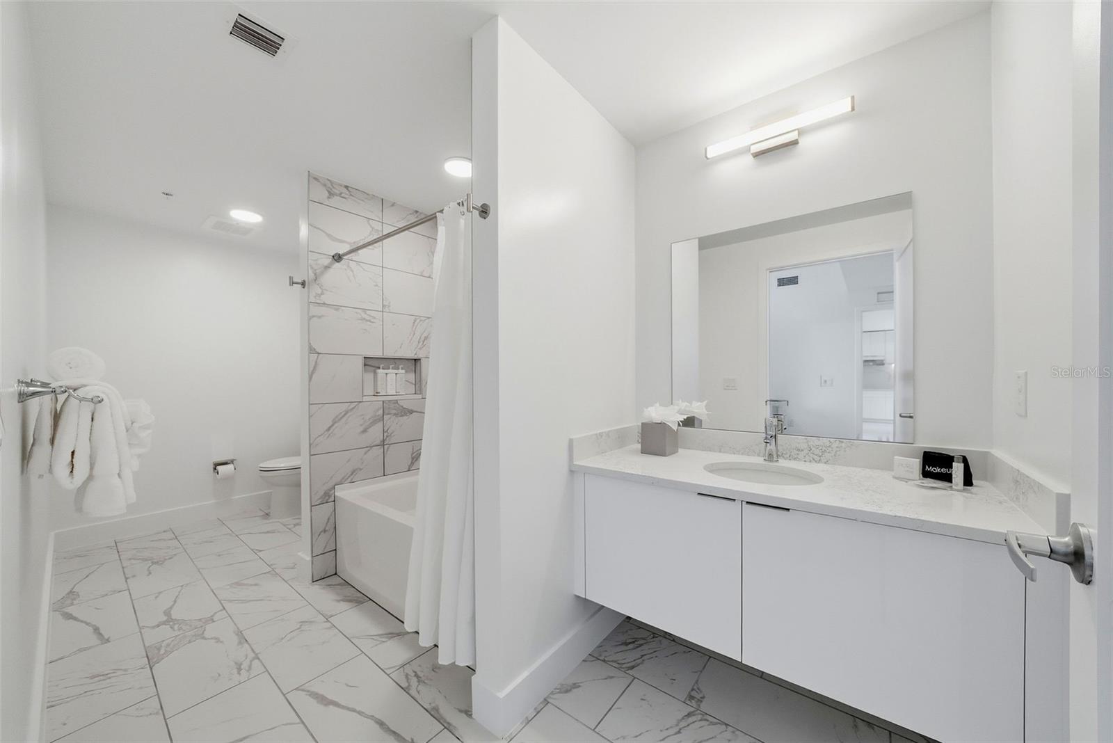 411 E SHORE DR #514 — photo 7