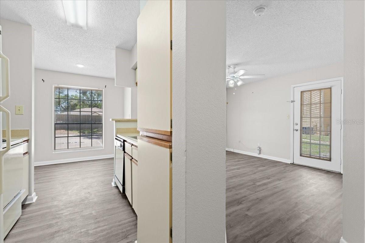 8641 FANCY FINCH DR #102 — photo 4