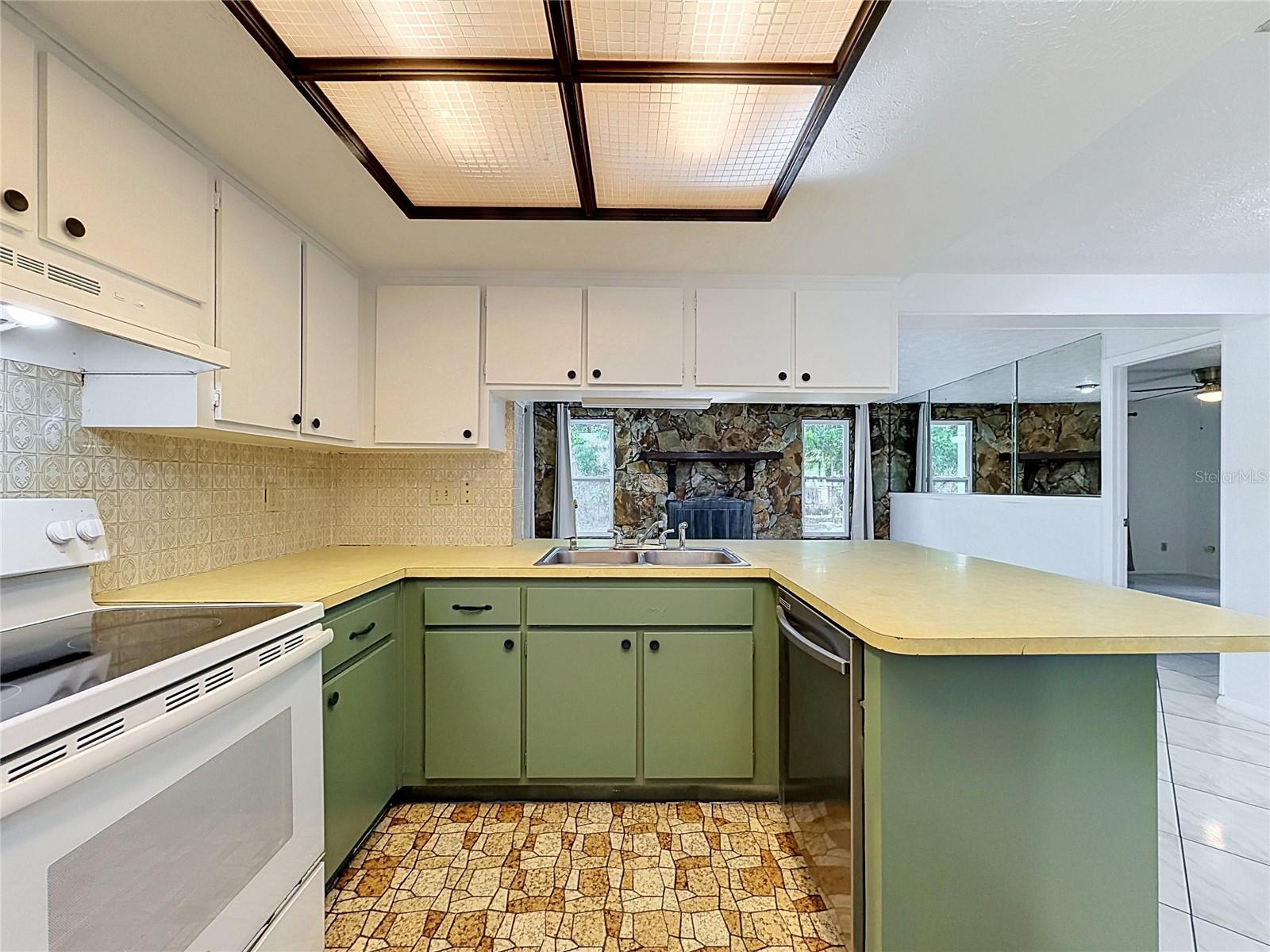 8846 CARMEN LN — photo 12