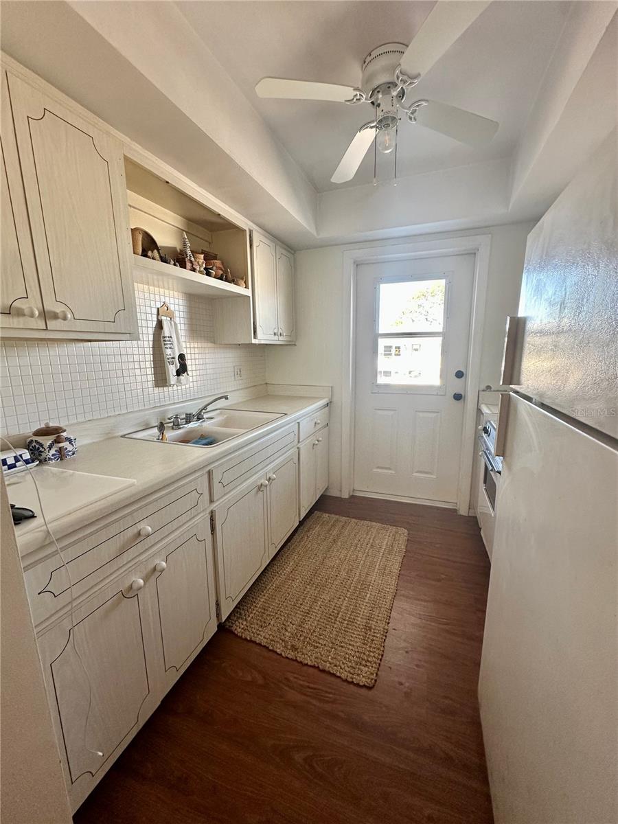 1221 DREW ST #D9 — photo 10
