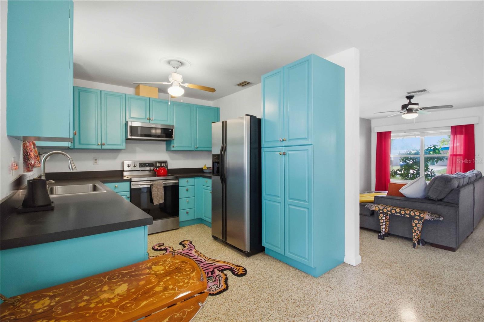 330 CROSBY CT — photo 11
