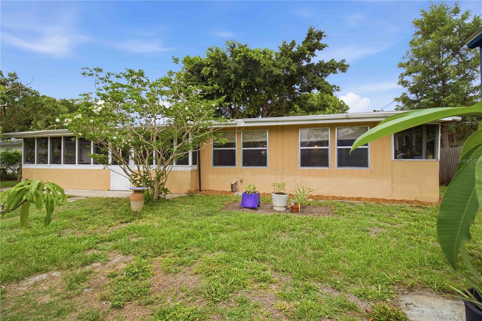 330 CROSBY CT — photo 31