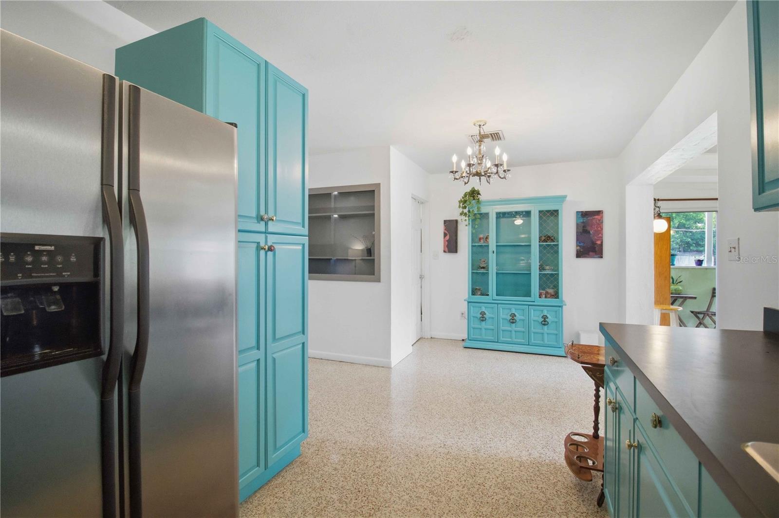 330 CROSBY CT — photo 10