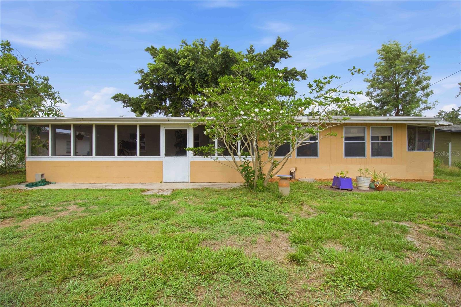 330 CROSBY CT — photo 30