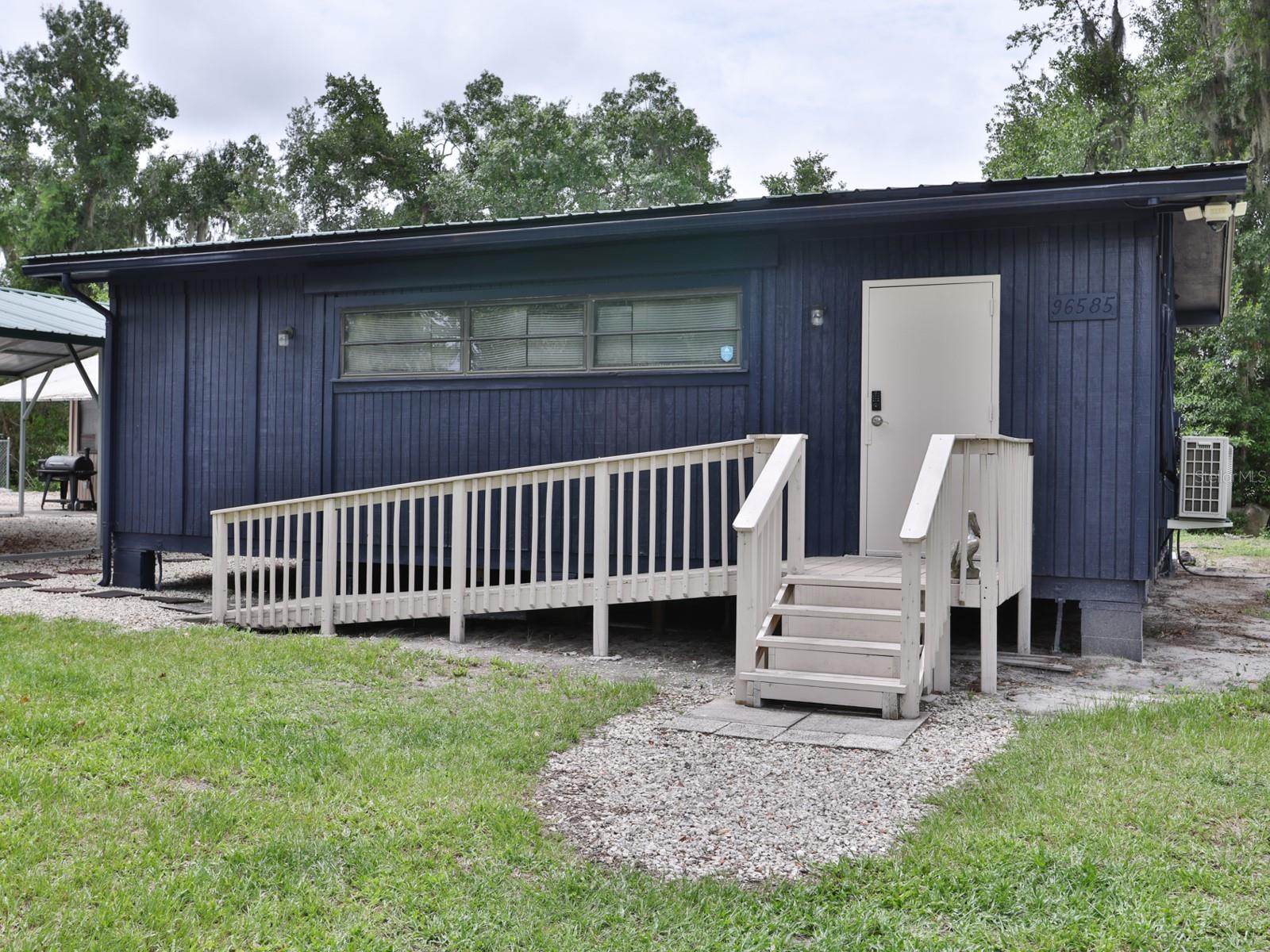 3016 N MARYLAND AVE — photo 43