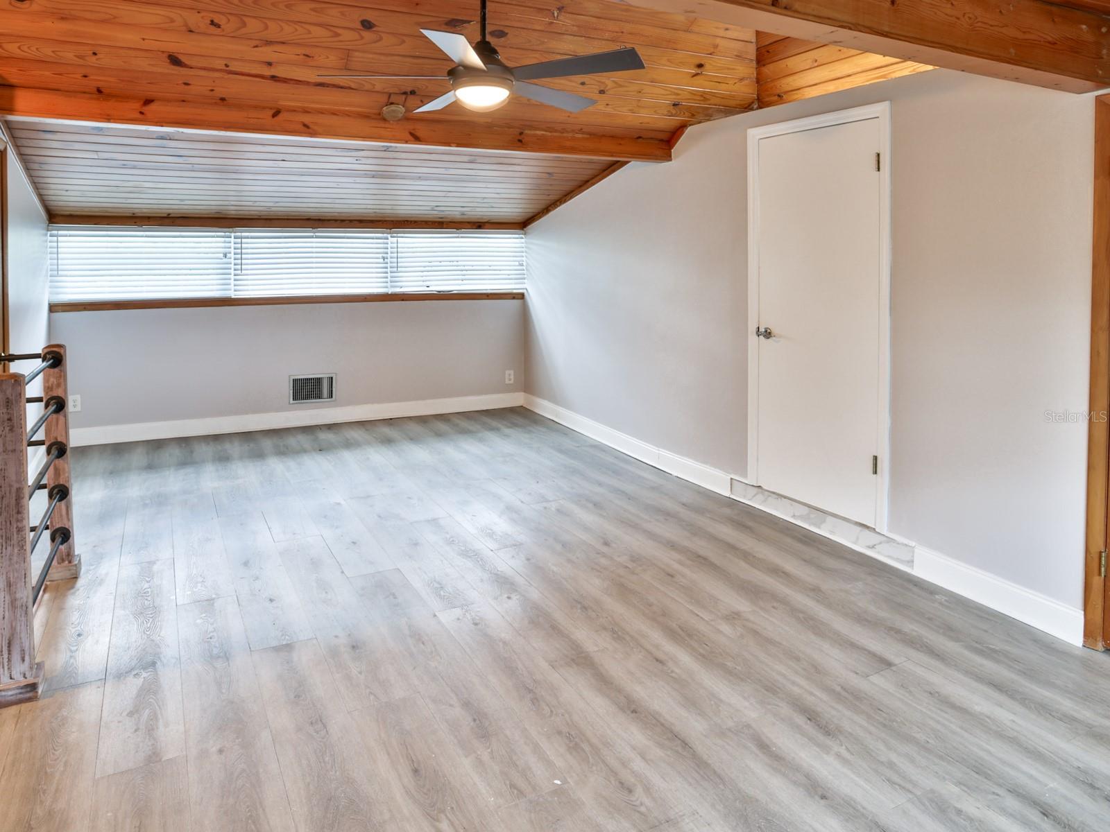 3016 N MARYLAND AVE — photo 34